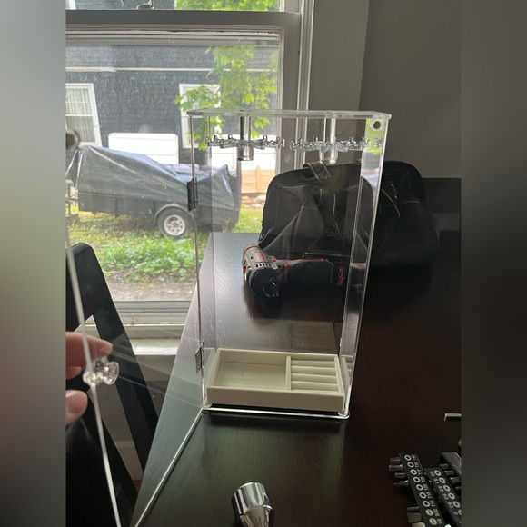 Transparent Display Case for Jewelry - Picture 2 of 6